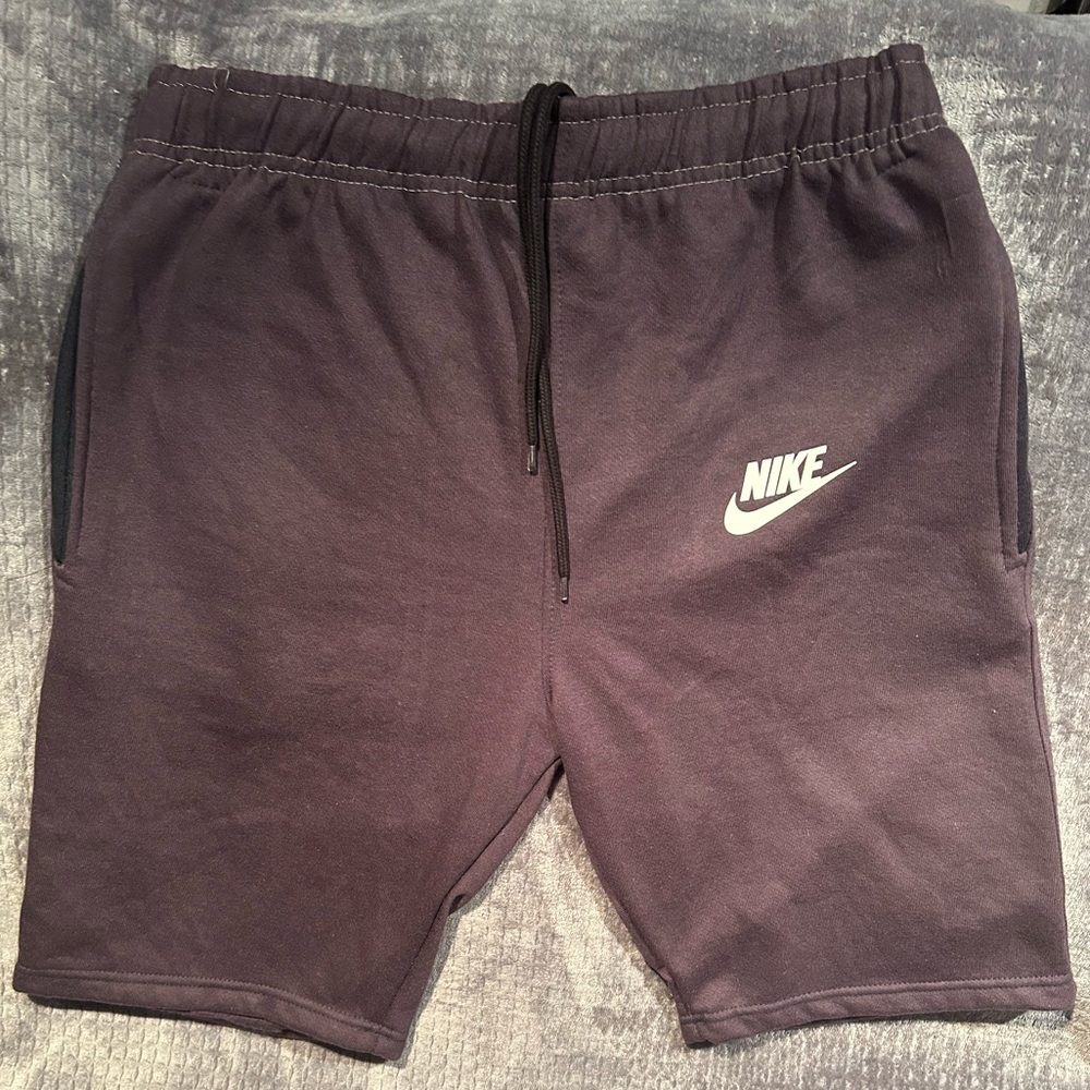 Brand new Nike Fleece Tech Shorts Men’s XL
